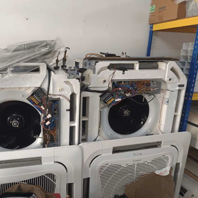 Aircond second jenis daikin ceiling cassette murah